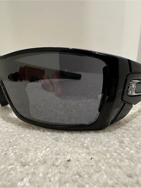 Oakley Black Wraparound Sunglasses with Dark Gray Lenses